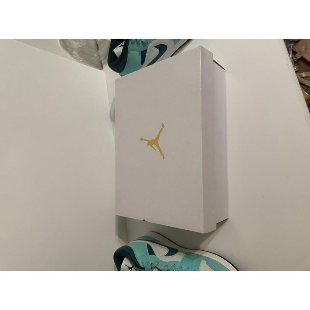 Jordan 1 Mid SE Chenille Bleached Turquoise Teal Aqua Womens 9.5 NWT Box - Picture 9 of 12